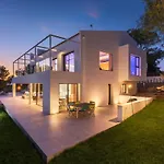 Villa Sky